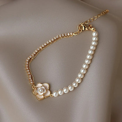 Pulsera victoriana con flores, margaritas y oro