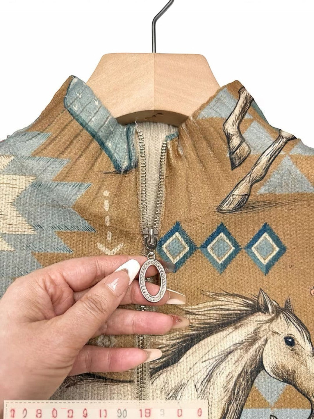 Camila™ | Cárdigan con caballos y cactus