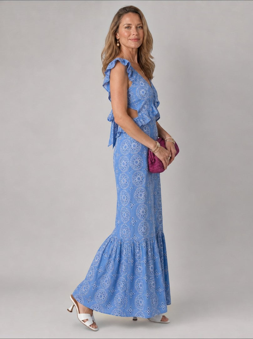 Guadalupe Vestido largo en azul con bordado calado