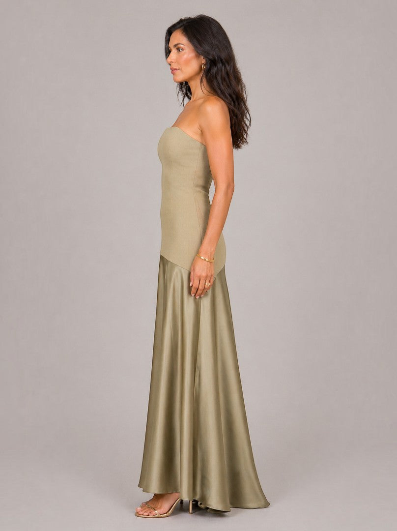 Daniela Vestido largo en champán con brillo satinado