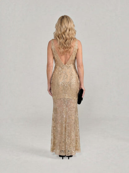Xóchitl Vestido largo en dorado con lentejuelas