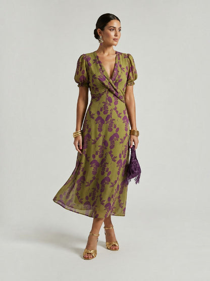 Aurora Vestido midi con enredaderas florales en olivo