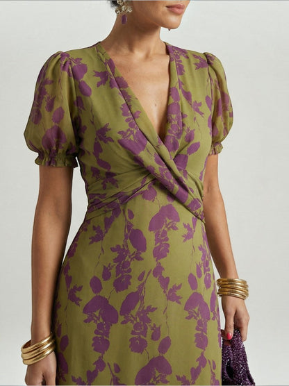 Aurora Vestido midi con enredaderas florales en olivo