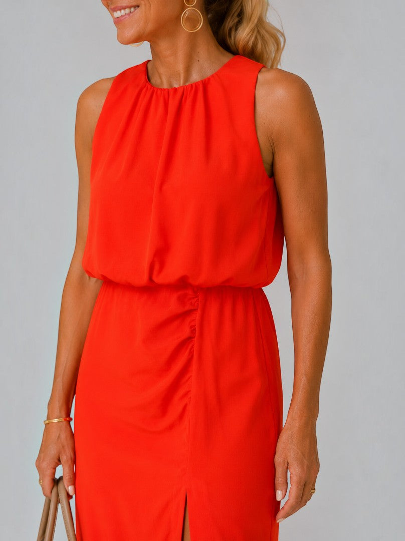 Elisa Vestido midi en rojo con abertura